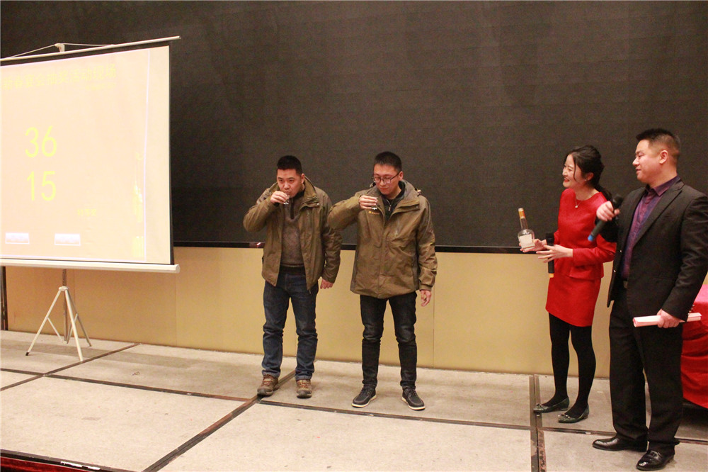 難以表述喜獲大獎(jiǎng)的激動(dòng)，唯有杜康.jpg
